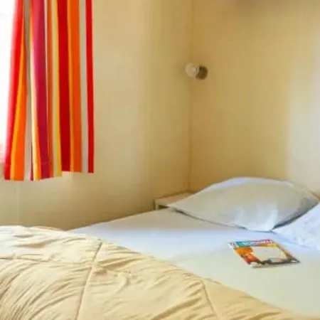 Mobil-home Avec Climatisation - 6 Pers. - Api-1-52-2767 *